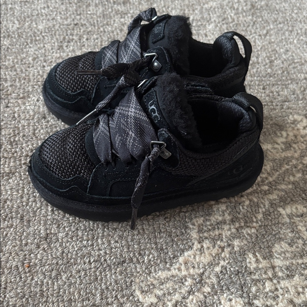 UGG Kids lowmel sneakers - kids size 10 - Picture 2 of 3